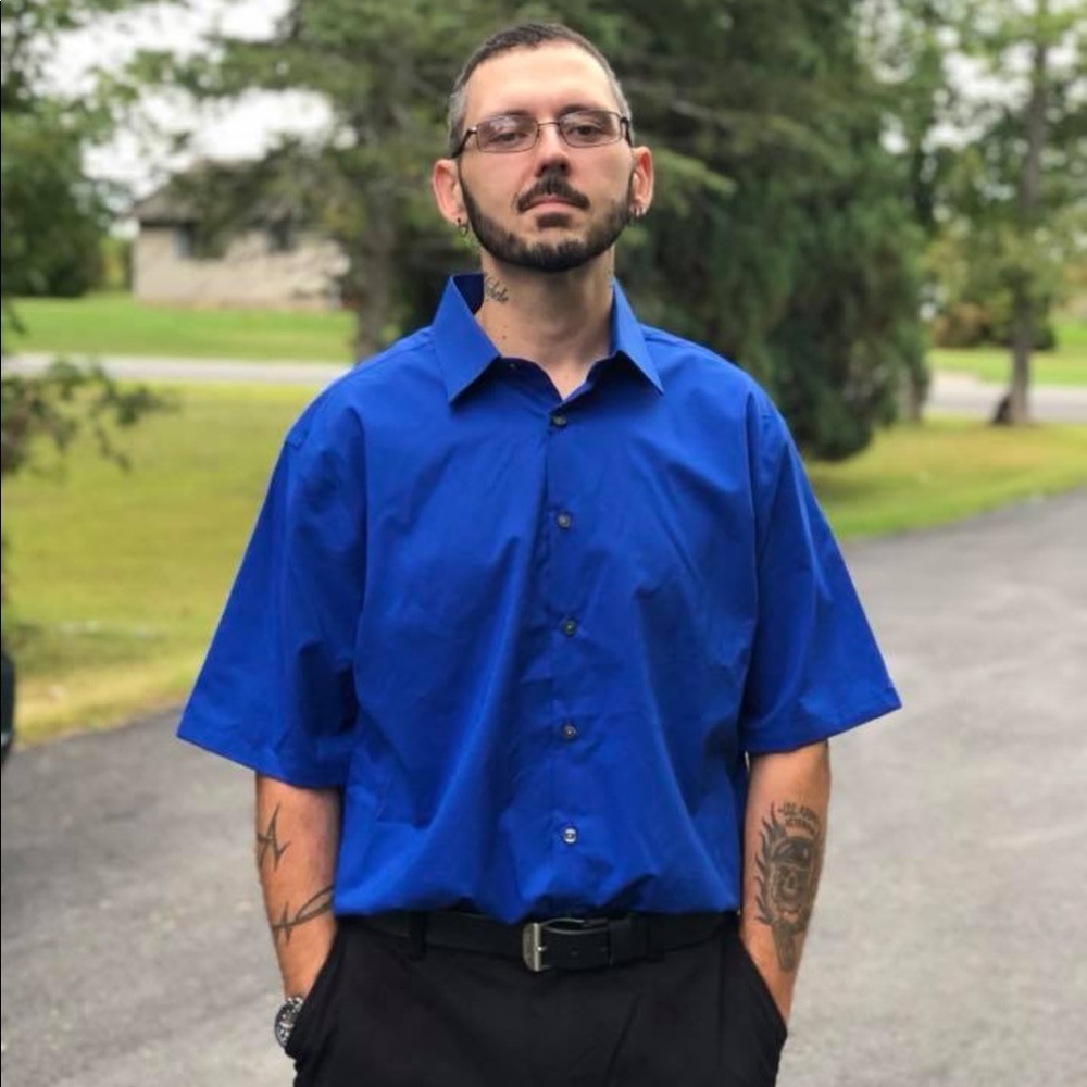 Meet your Posher, Dennis